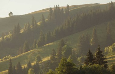Dağlarda muhteşem bir gün batımı..