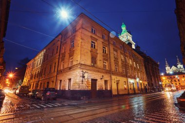 Şehir gece sokak kaldırım taşı tezgah