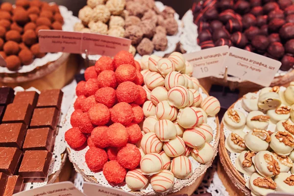 Çikolata Bisküvi yalan eşya üzerinde