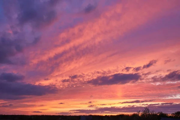 Heller Sonnenuntergang Himmel Hintergrund — Stockfoto