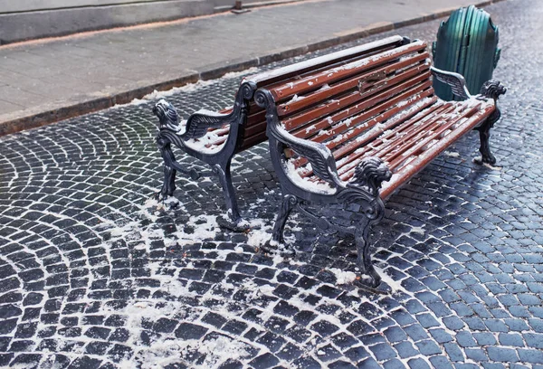 City night street paving stone bench — Stock Photo, Image