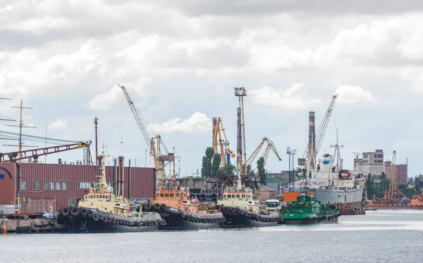 Lifting cargo cranes, ships and grain dryer in Sea Port of Odessa, Black Sea, Ukraine. — Stock Photo, Image