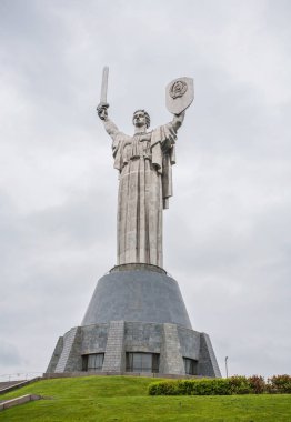 Anne vatan anıt heykeli