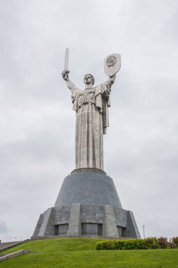 Anne vatan anıt heykeli