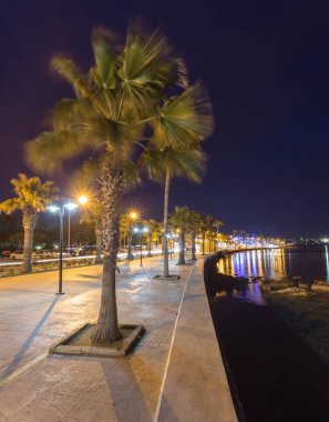 Şehrin alıntıları Pafos'deki deniz üzerinde göster.