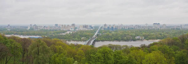 Puente ferroviario en Kiev, Ucrania — Foto de Stock