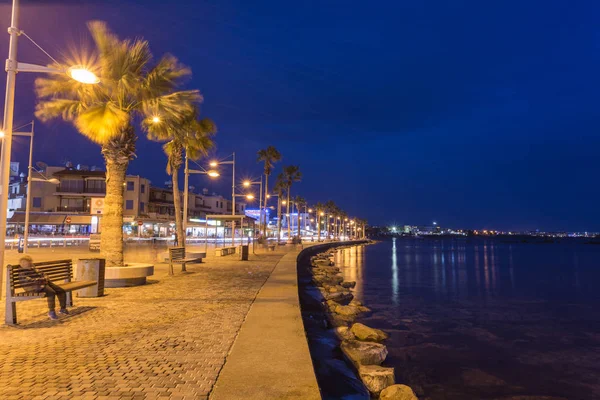 Widok na wybrzeżu miasta Pafos na Cyprze. — Zdjęcie stockowe