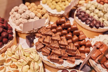 Çikolata Bisküvi yalan eşya üzerinde