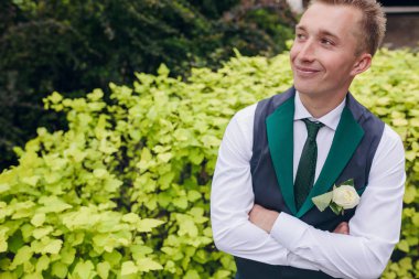 yakışıklı genç damat 