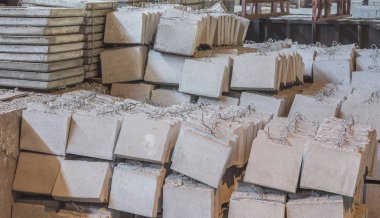 Prefabrik betonarme döşeme bir ev bina fabrikada yığını