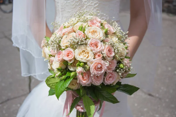 Beautiful Wedding Bouquet Hands Bride — Stock Photo, Image