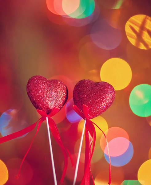 Vackra Röda Cyklamen Blommor Gul Kruka Med Valentine Hjärta Dekoration — Stockfoto