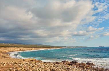 Kıbrıs - Akdeniz sahil. Lara Beach