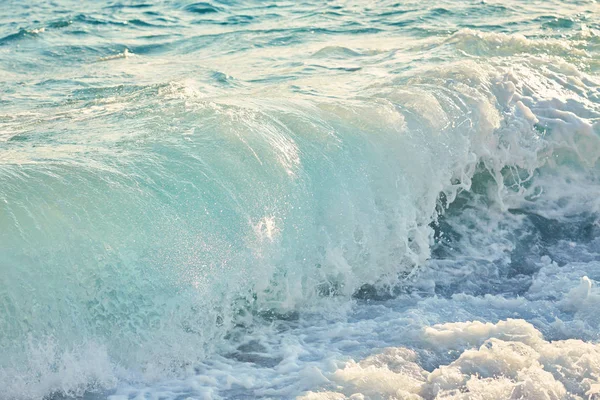 Mare in tempesta e onde larghe, Cipro — Foto Stock