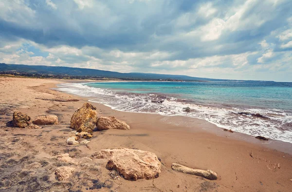 Die felsige Küste der Akamas-Halbinsel. — Stockfoto