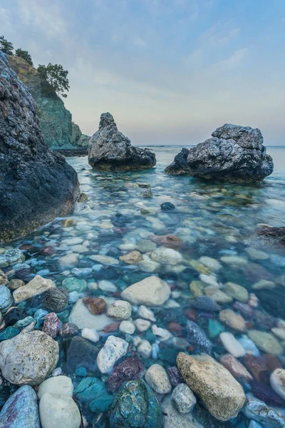 Pláž nedaleko lázní Aphrodite v Polis — Stock fotografie