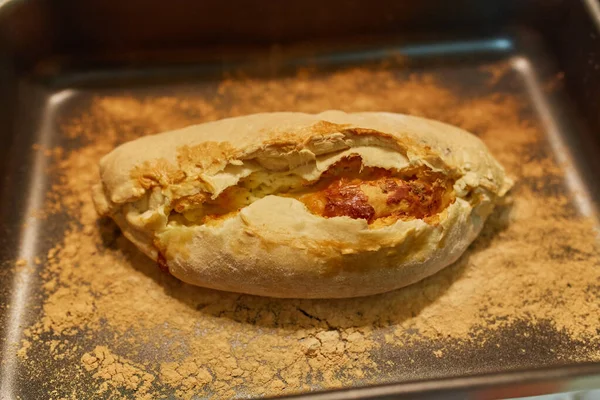 Brötchen mit gebackenem Käse — Stockfoto