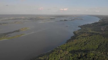 Dnipro Nehri, Kyiv Oblastı, Ukrayna 'nın manzaralı hava görüntüleri
