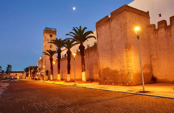 雨の後の夜の古い通り Essaouira モロッコ — ストック写真