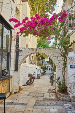 Bodrum, Türkiye - Mayıs 12018: Yunanistan 'ın Rodos kentindeki taş ev