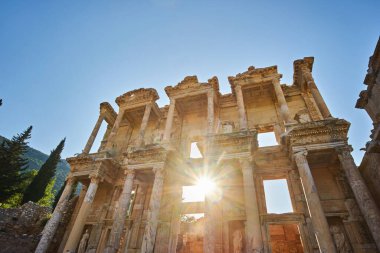 Celsus 'un Türkiye' nin Efes kentindeki kütüphanesi