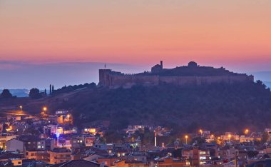 Tarihi Selcuk Şatosu. Kraliyet mezarları. Selcuk 'ta