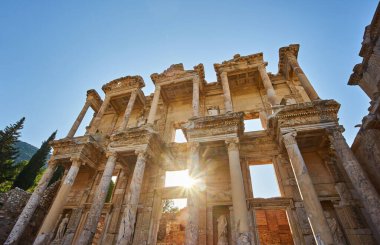 Celsus 'un Türkiye' nin Efes kentindeki kütüphanesi