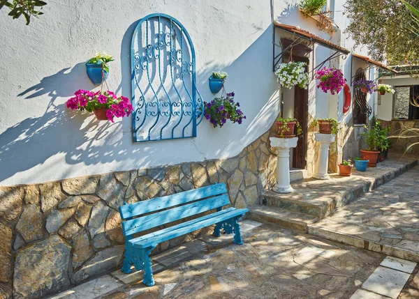 Bougainvillea Fiori Intorno Alla Casa Con Balcone Tsvetami Mikonos — Foto Stock