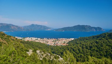 Akdeniz yakınlarındaki Marmaris Türkiye tatil beldesinin muhteşem manzarası. Yaz tatili.