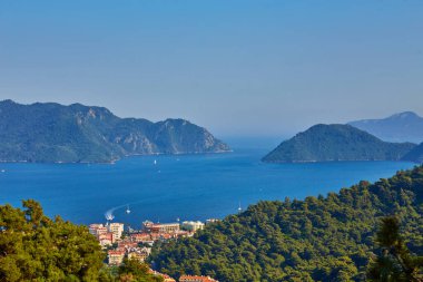 Akdeniz yakınlarındaki Marmaris Türkiye tatil beldesinin muhteşem manzarası. Yaz tatili.