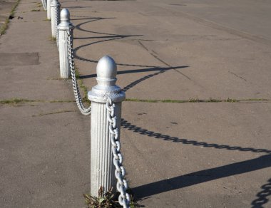 Nehir limanının çiti