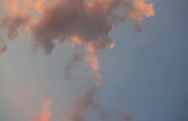 Yazın gün batımı gökyüzü