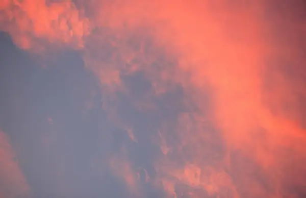 Cielo al atardecer en verano —  Fotos de Stock