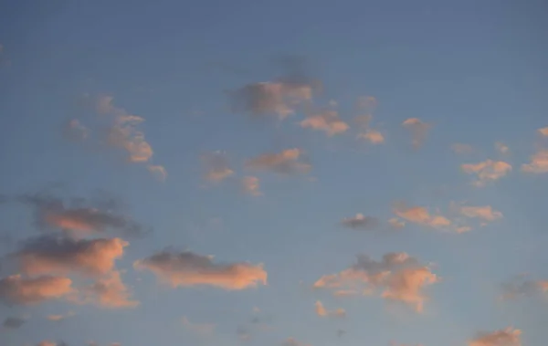 Cielo al atardecer en verano —  Fotos de Stock