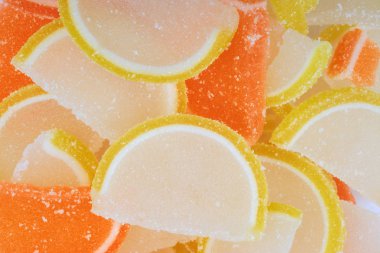 çok renkli meyve jölesi