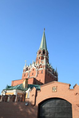 Gökyüzü arka planında Kremlin kulesi