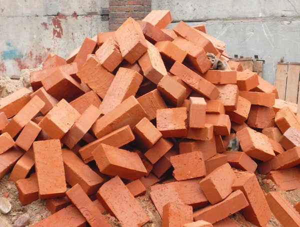 Heap of red brick — Stock Photo, Image