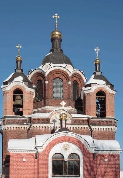 Iglesia en el día de invierno —  Fotos de Stock