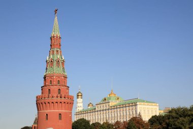 Gökyüzü arka planında Kremlin kulesi