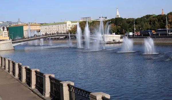 Many fountain on river — Stock Photo, Image