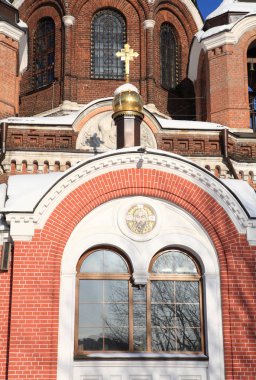 Kışın gündüz kilisesi