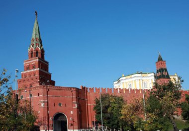 Gökyüzü arka planında Kremlin kulesi
