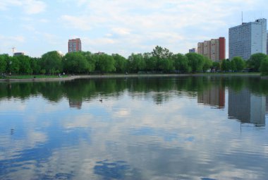 Şehir parkında bahar