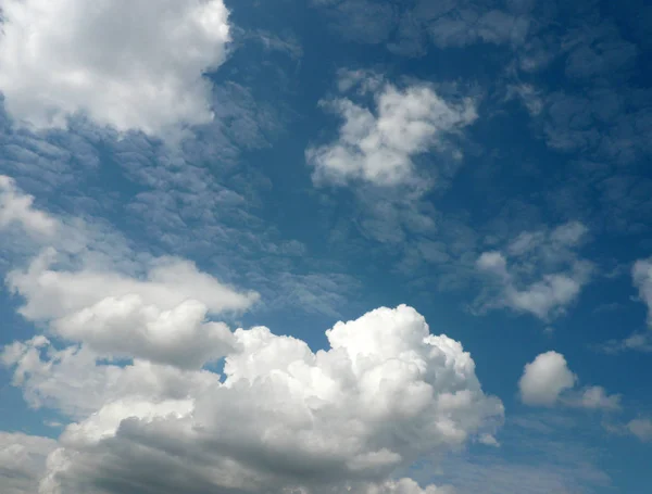 Moln på himlen — Stockfoto