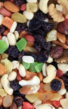 Kuru, güneşli yaz gününde kurutulmuş meyve seti.