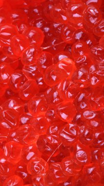 Kuru güneşli bir günde kırmızı havyar