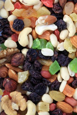 Kuru, güneşli yaz gününde kurutulmuş meyve seti.