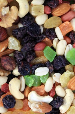 Kuru, güneşli yaz gününde kurutulmuş meyve seti.