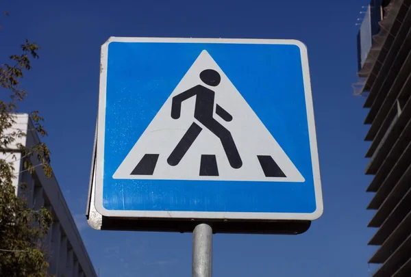 Fußgängerüberweg Schild Auf Straße — Stockfoto