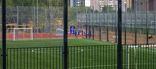 Campo Futebol Perto Cerca Dia Ensolarado — Fotografia de Stock